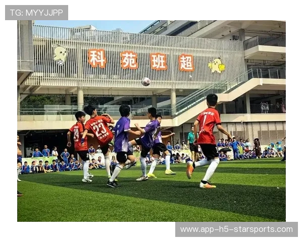 青训是否注重培养球员的团队精神和领导能力，青训球员的定义