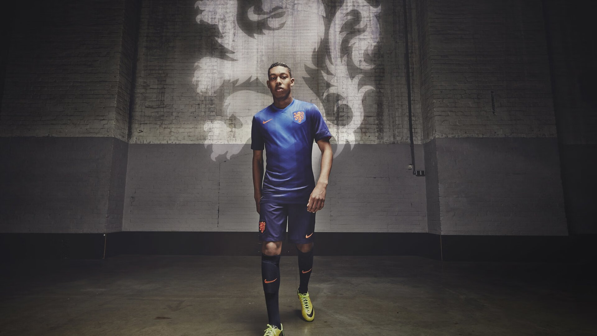 “飞盘竞技：三叉湖赛场成为空中运动爱好者的竞技圣地”